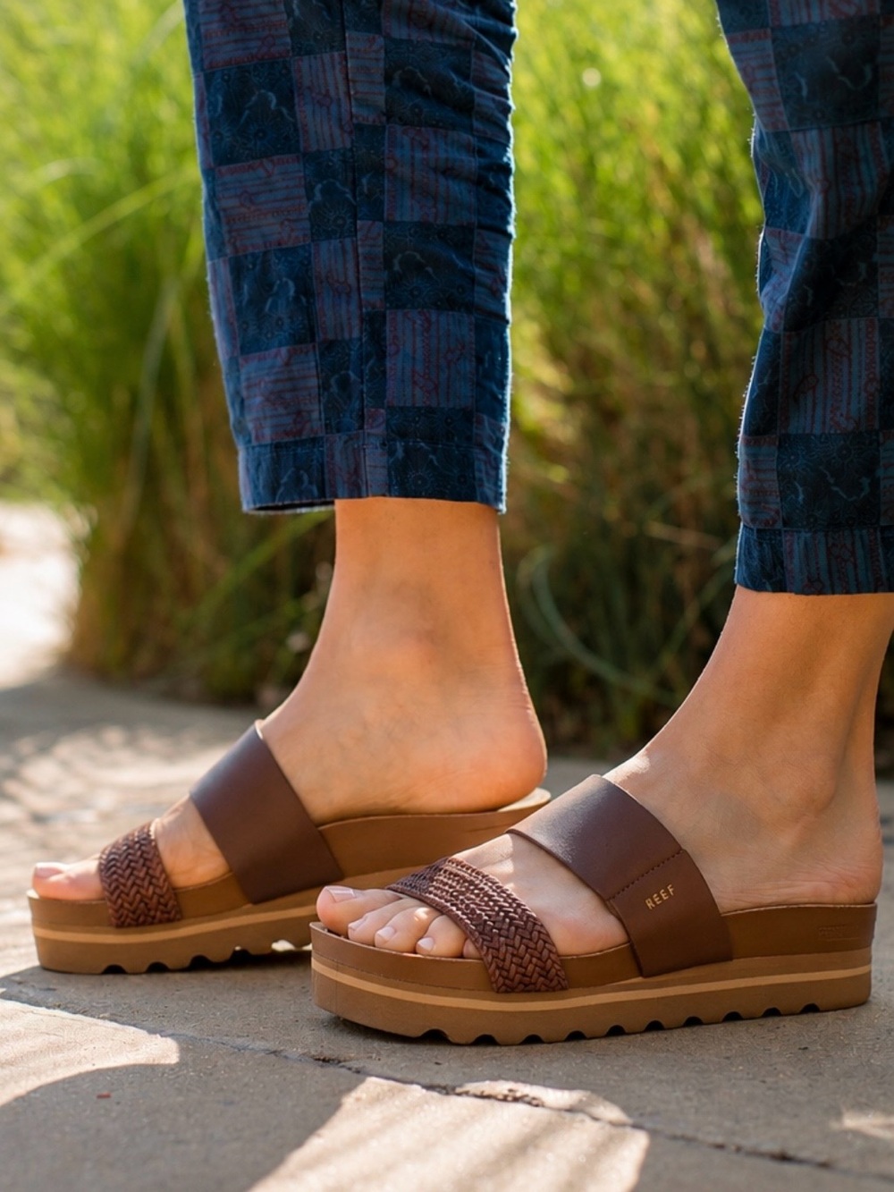 REEF • Brown Cushion Vista Hi Dual-Strap Braided Platform Slide Sandals, 10 - Picture 4 of 16